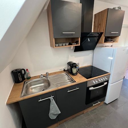 Moderne Wohnung Karlsruhe Neureut, Fussbodenheizung - Regendusche - Waschmaschine - Stellplatz Zewnętrze zdjęcie