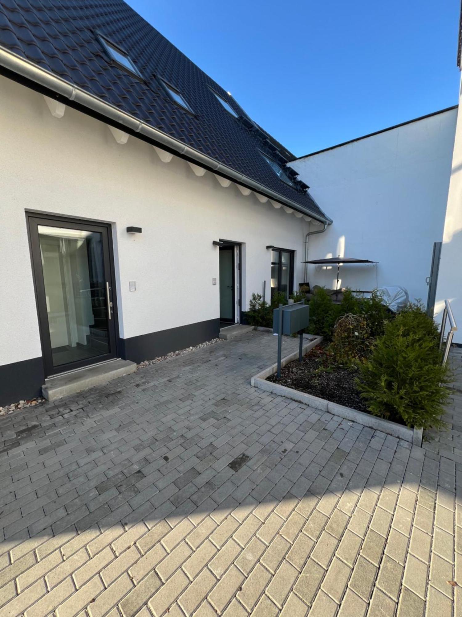 Moderne Wohnung Karlsruhe Neureut, Fussbodenheizung - Regendusche - Waschmaschine - Stellplatz Zewnętrze zdjęcie