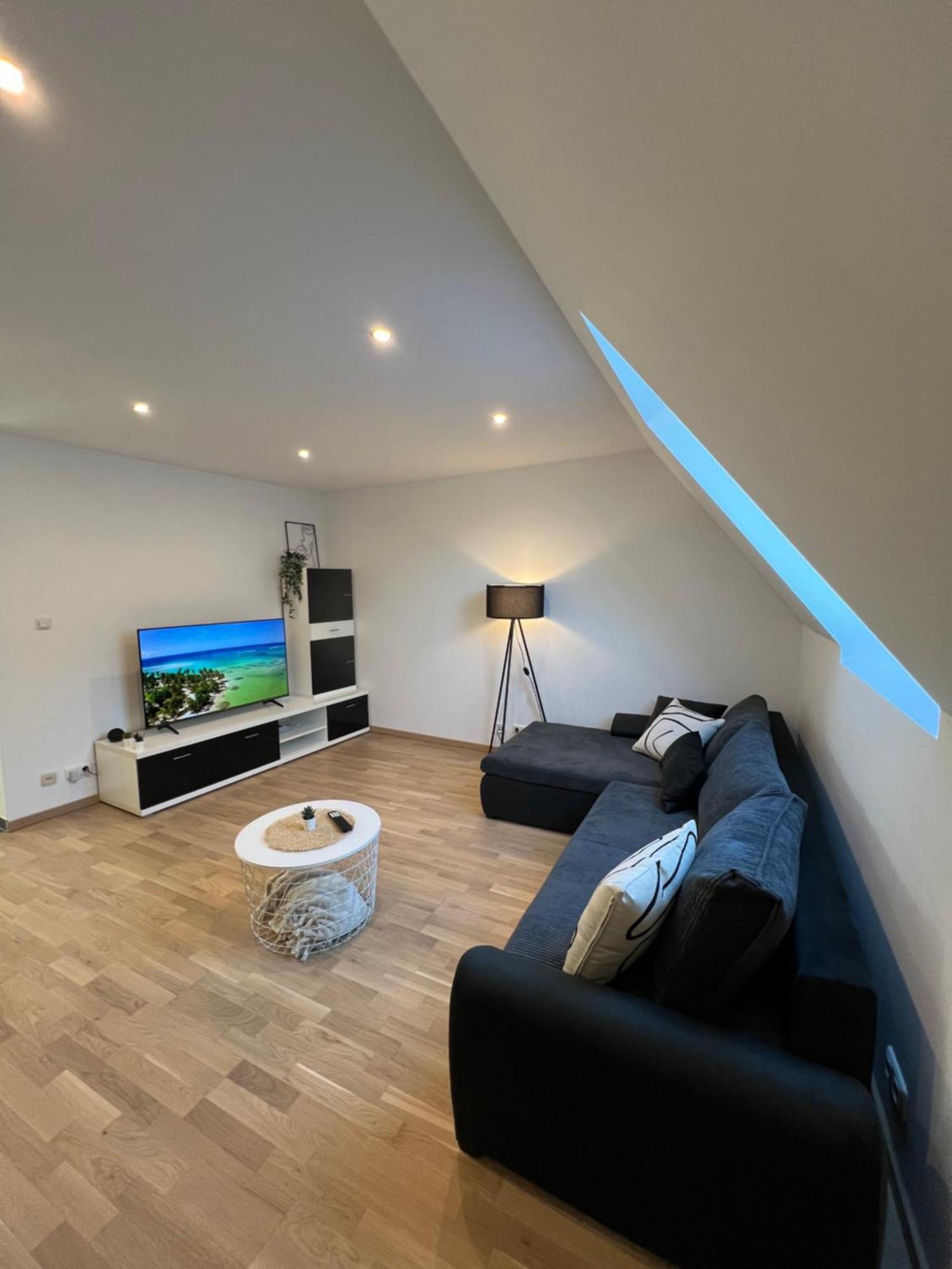 Moderne Wohnung Karlsruhe Neureut, Fussbodenheizung - Regendusche - Waschmaschine - Stellplatz Zewnętrze zdjęcie
